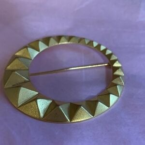 Gold-tone Pyramid Stud Round Brooch